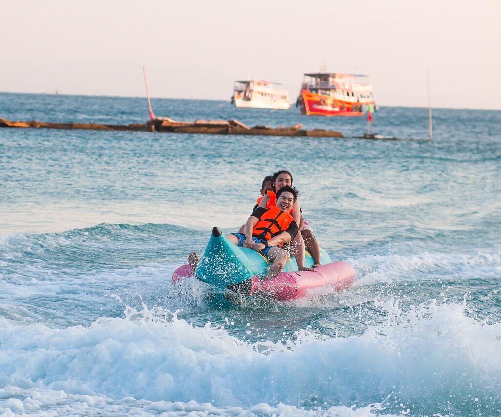 WATER SPORTS ACTIVITES IN ANDAMAN